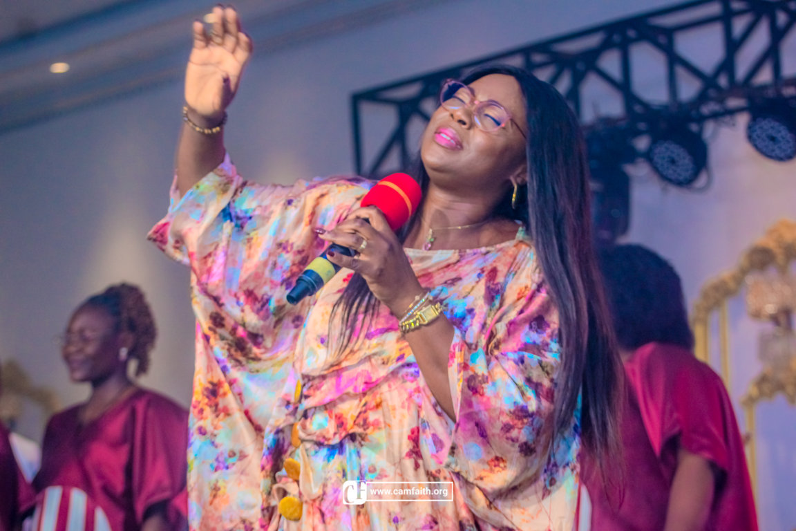 Nady Shine orchestrates a large gospel gathering in Yaoundé in honor of the Lord