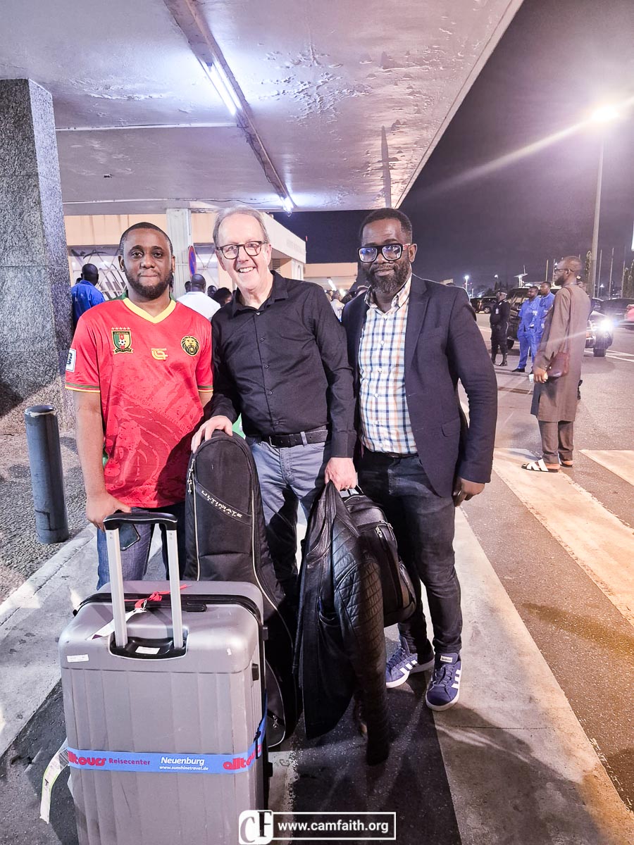 “Top départ de ‘Vivre Libre !’ : Philippe Decourroux accueilli à Douala”
