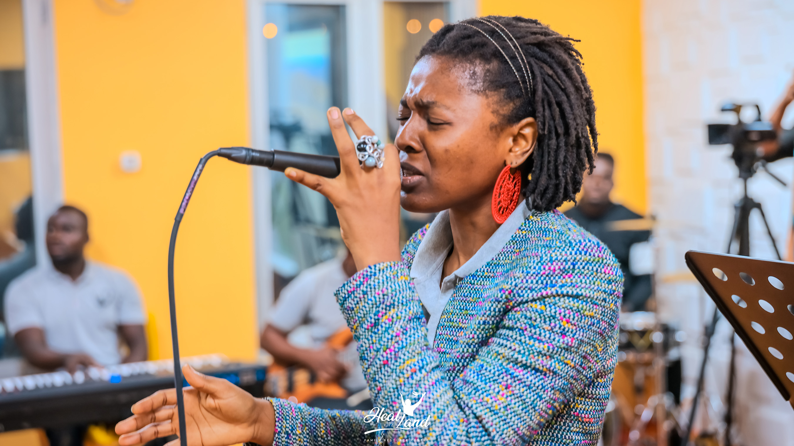 Quand l'adoration prend place au Heal The Land Center